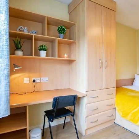 - Spacious 4 Bedroom Limerick Junction