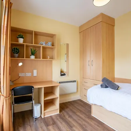 - Spacious 4 Bedroom *
