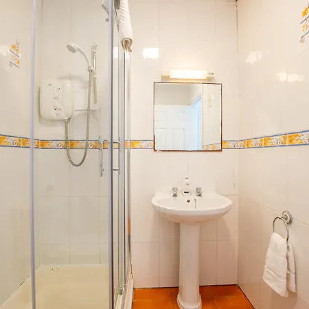 Apartament - Spacious 4 Bedroom Limerick Junction