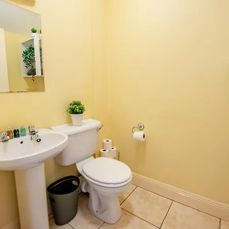 - Spacious 4 Bedroom Limerick Junction